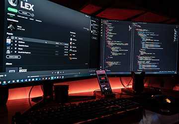What are the Benefits of a Dual Monitor Setup?